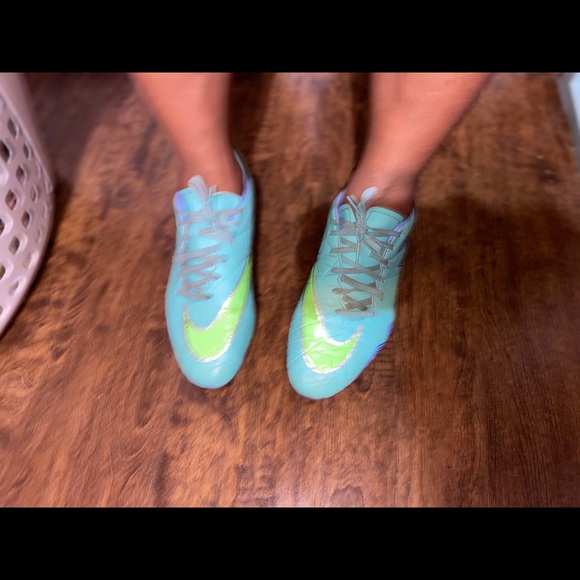 Nike soccer cleats hypervenom - Picture 4 of 7
